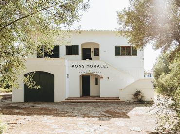 Villa con balcone in vendita a Cala Blanca