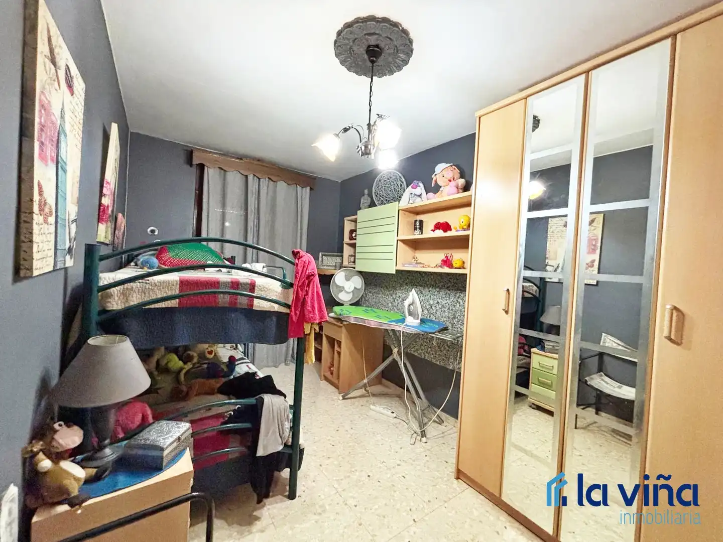Dormitori de Casa o xalet en venda en Cuevas Bajas amb Terrassa, Traster i Moblat