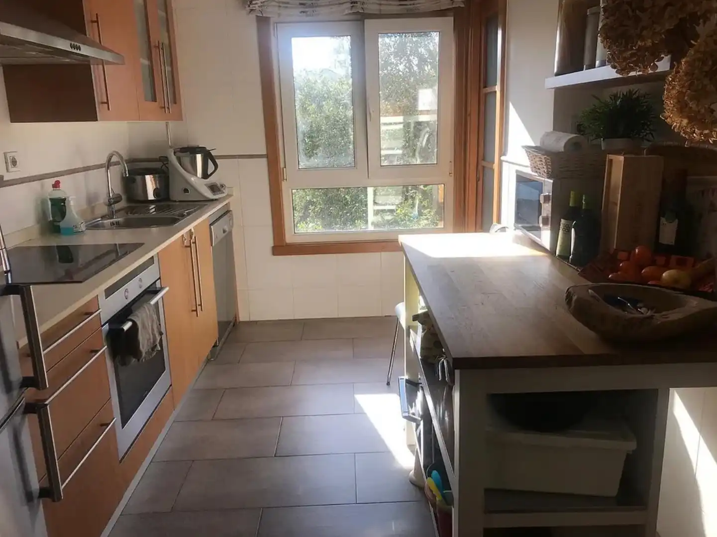 Cocina de Dúplex en venta en Oleiros con Calefacción, Trastero y Amueblado