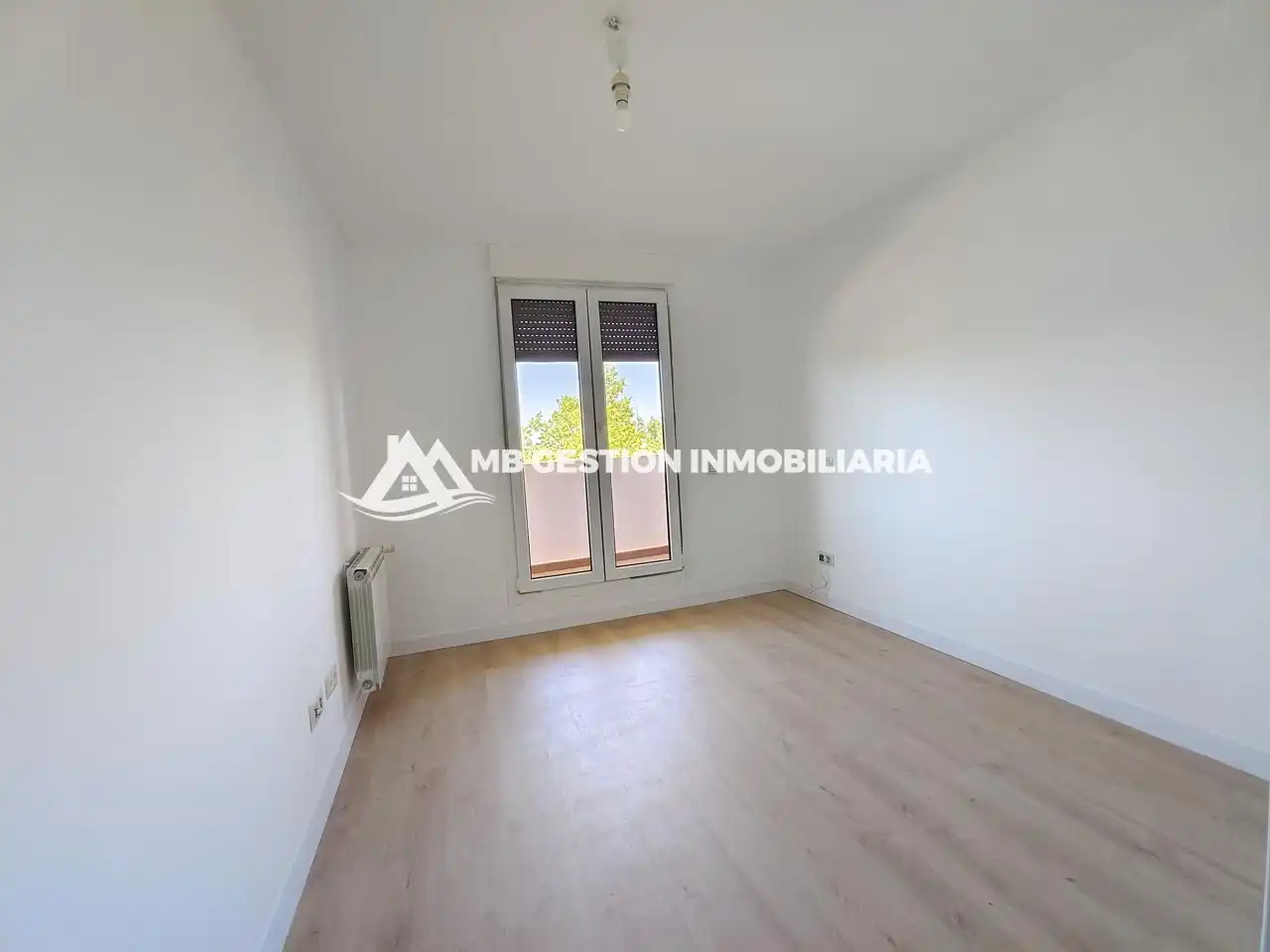 Habitación de Casa adosada en venta en Fuenlabrada con Aire acondicionado, Calefacción y Jardín privado