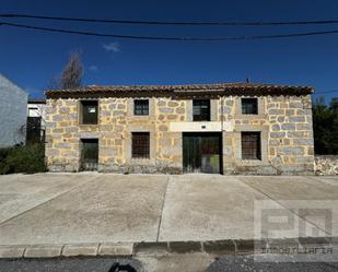 Exterior view of House or chalet for sale in Muñogalindo