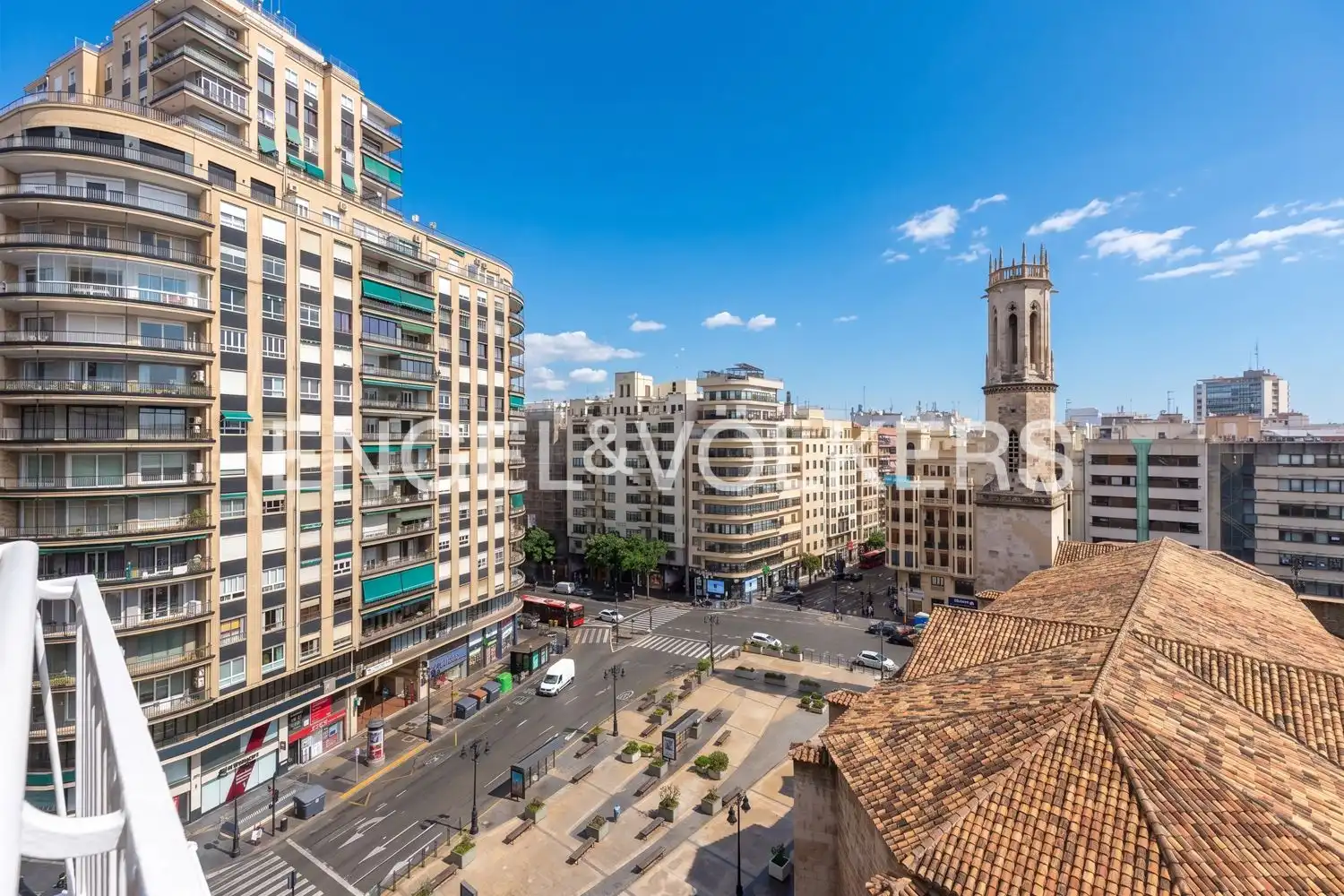 Exterior view of Flat for rent in Valencia  with Air Conditioner, Heating and Terrace