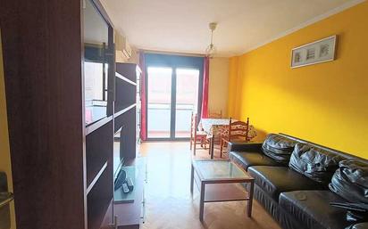 Living room of Flat for sale in  Madrid Capital  with Air Conditioner, Terrace and Storage room