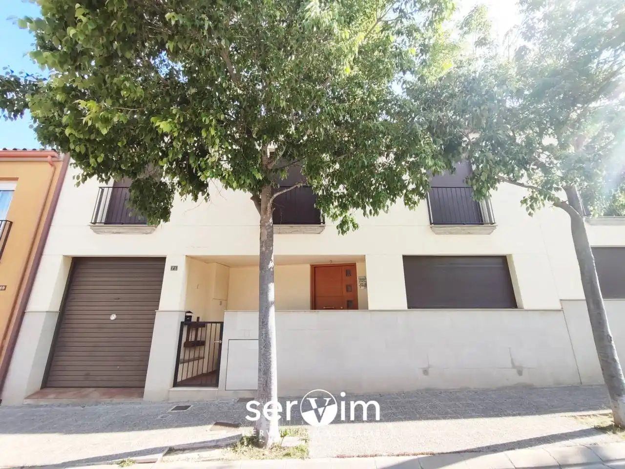 Vista exterior de Casa adosada en venda en Llagostera amb Calefacció, Jardí privat i Terrassa