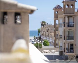 Vista exterior de Casa adosada en venda en Santa Pola amb Terrassa i Balcó