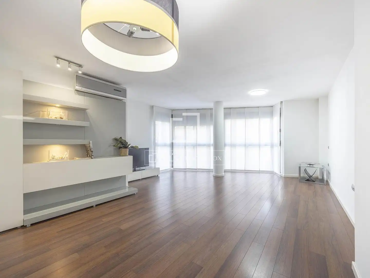 Sala d'estar de Pis de lloguer en Valencia amb Aire condicionat, Calefacció i Parquet
