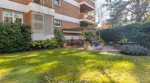 Exclusiva planta baja de 4 dormitorios con jardín privado de 150 m2 en lEixample Sant Cugat