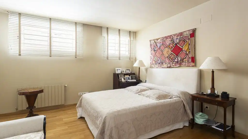 Schlafzimmer von Wohnungen zum Verkauf in Barcelona mit Klimaanlage, Heizung und Parkett