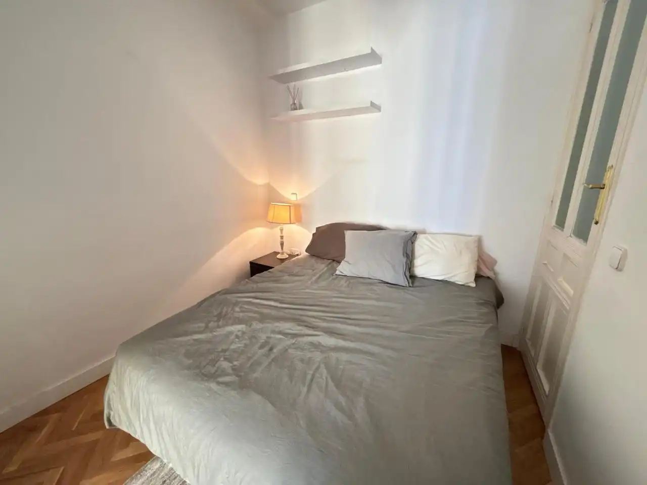 Habitación de Piso de alquiler en Madrid con Aire acondicionado, Terraza y Amueblado