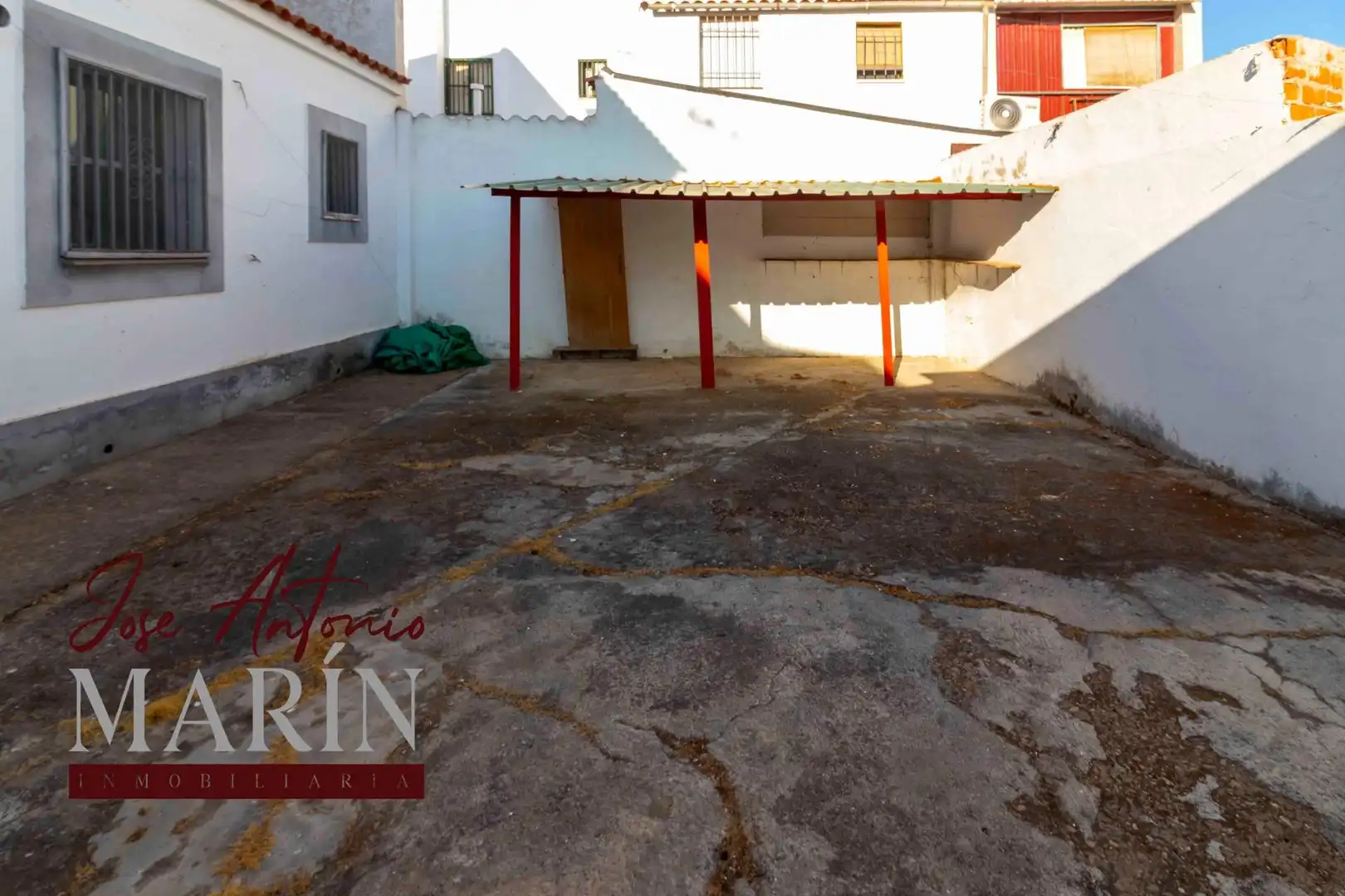 Exterior view of Houses for sale in Valdelacalzada