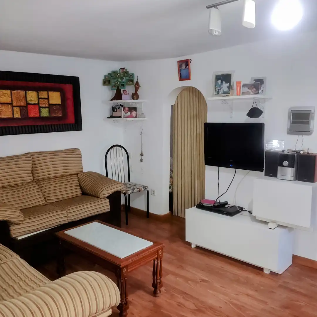 Sala d'estar de Casa o xalet en venda en Jarandilla de la Vera amb Moblat