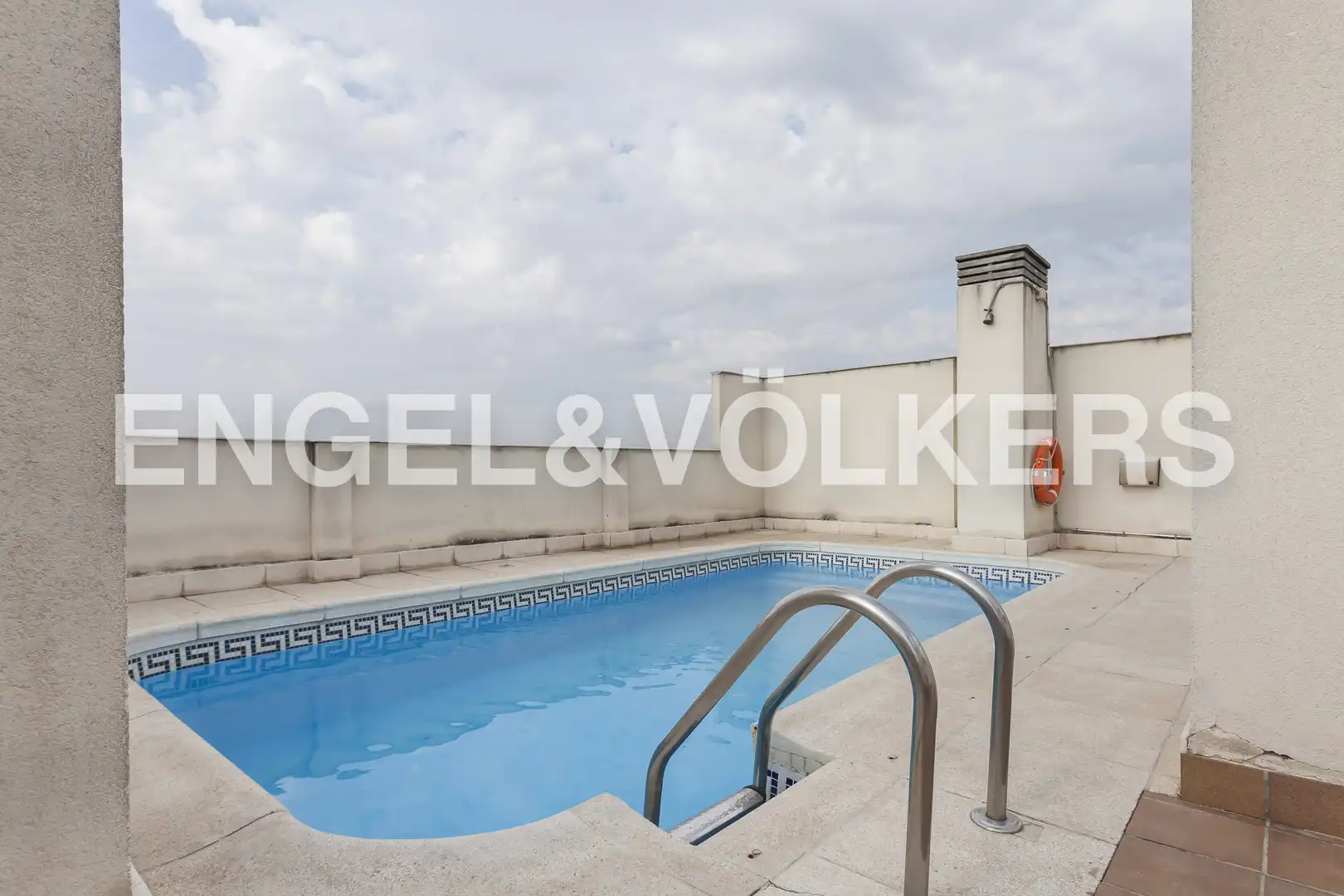 Piscina de Piso de alquiler en Madrid con Aire acondicionado, Calefacción y Terraza