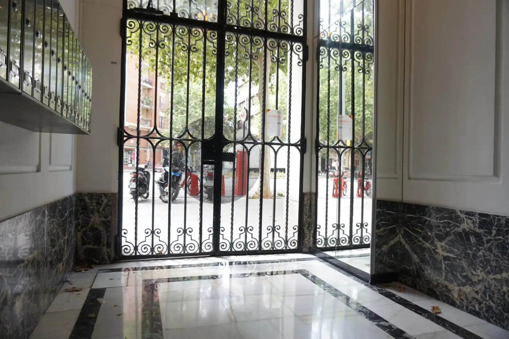 Piso en venta en Barcelona con Aire acondicionado, Parquet y Terraza