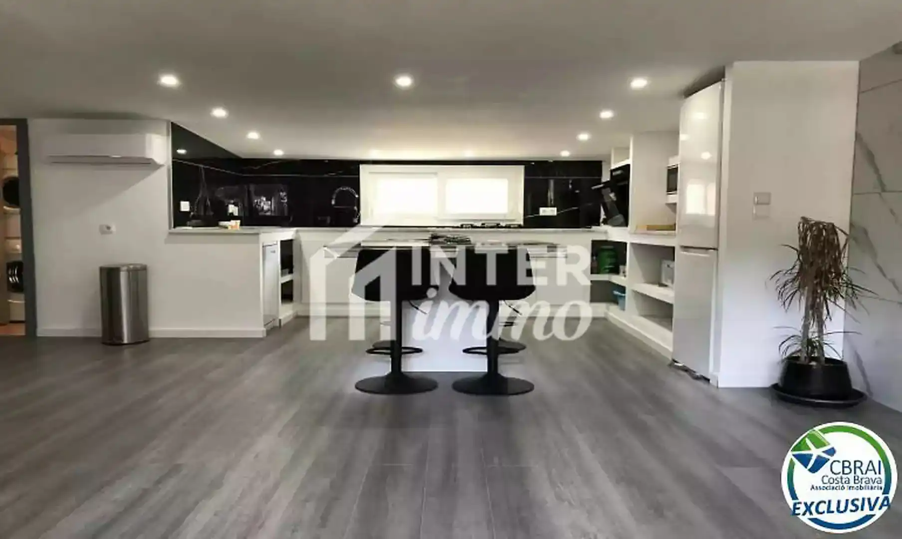 Cocina de Local en venta en Roses con Aire acondicionado y Amueblado
