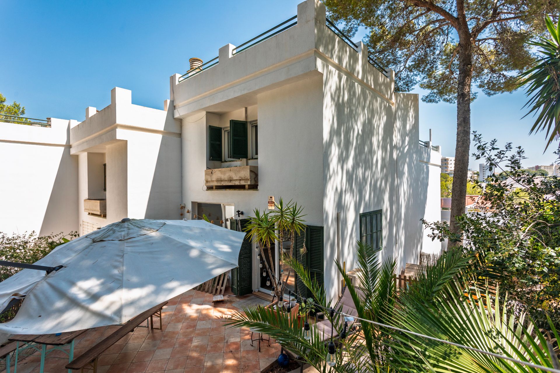 Vista exterior de Casa adosada en venda en  Palma de Mallorca amb Aire condicionat, Jardí privat i Terrassa