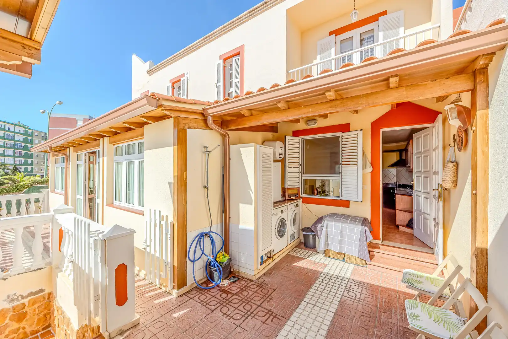 Vista exterior de Casa o xalet en venda en Las Palmas de Gran Canaria amb Jardí privat, Terrassa i Traster