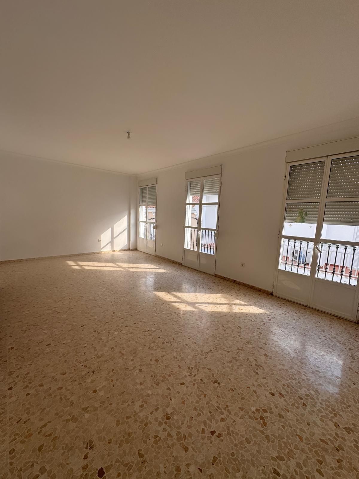 Living room of Flat for sale in Utrera  with Terrace and Balcony