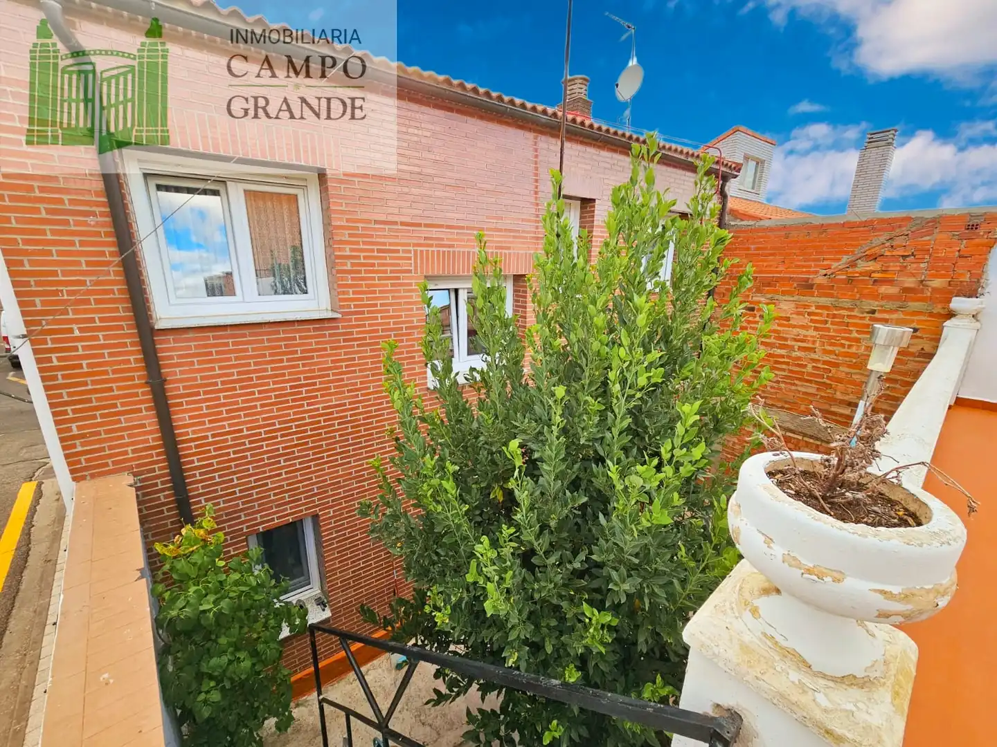 Vista exterior de Casa o chalet en venta en Palencia Capital con Calefacción, Jardín privado y Terraza