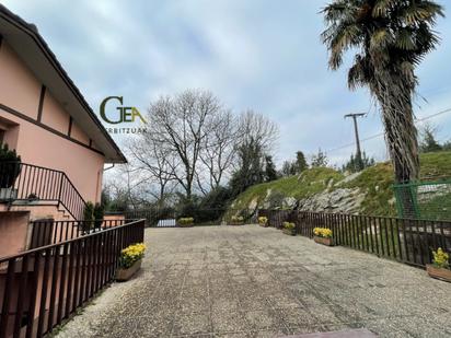 Vista exterior de Casa o xalet en venda en Villabona amb Calefacció, Terrassa i Traster