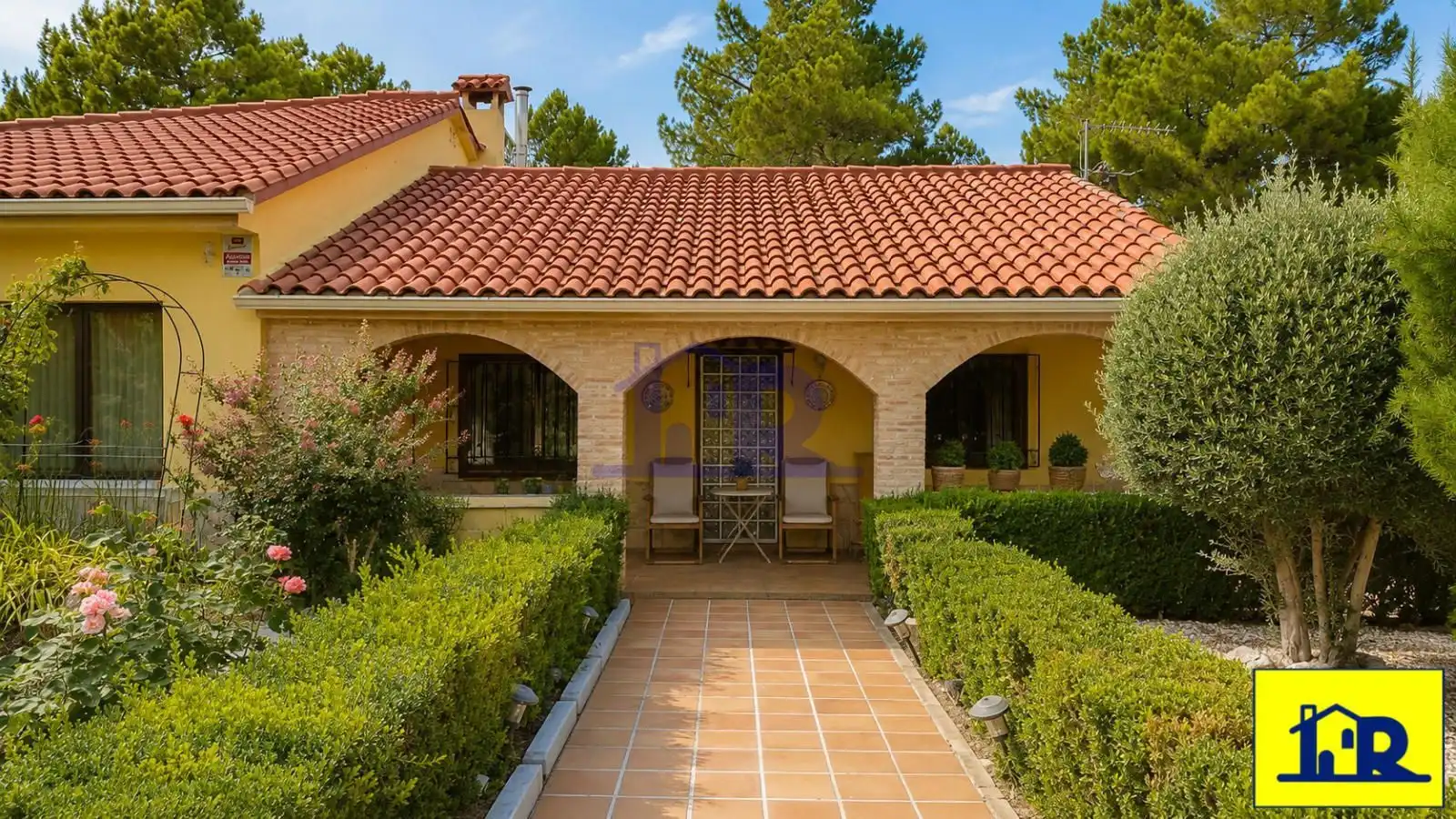 Exterior view of Houses for sale in Cuenca  with Heating and Storage room