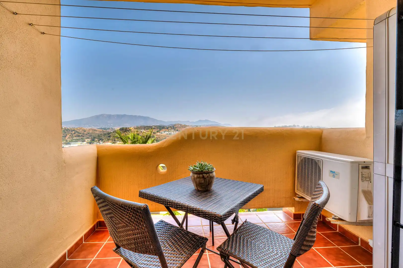 Terrasse von Maisonette zum Verkauf in Mijas mit Klimaanlage, Privatgarten und Abstellraum