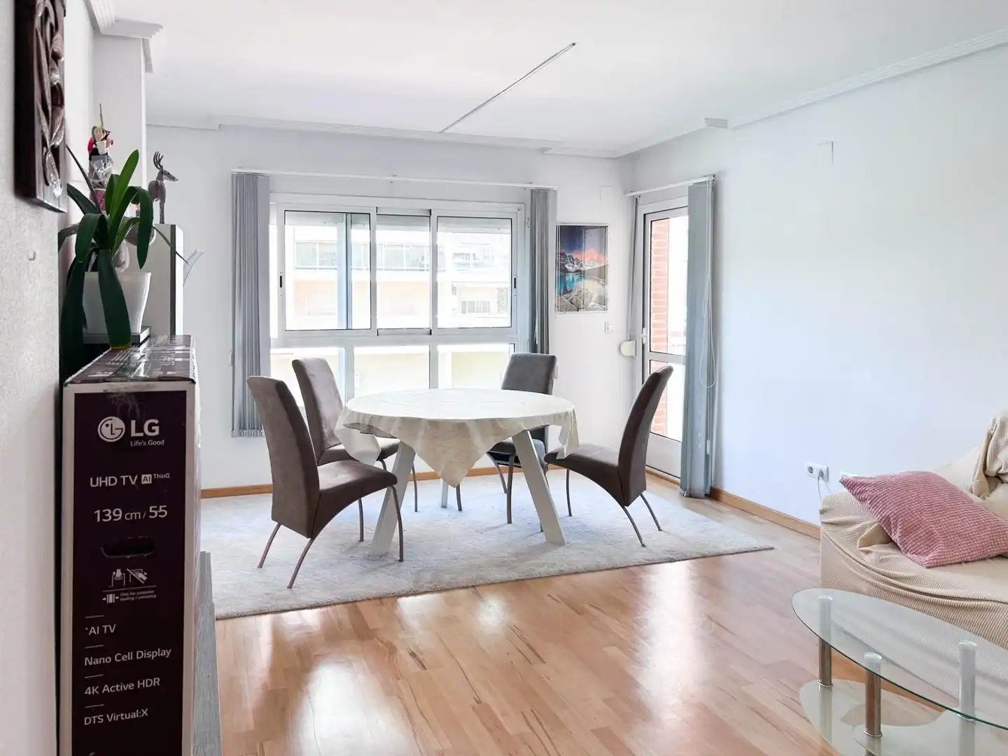 Dining room of Flat for rent in Paterna  with Air Conditioner, Heating and Private garden