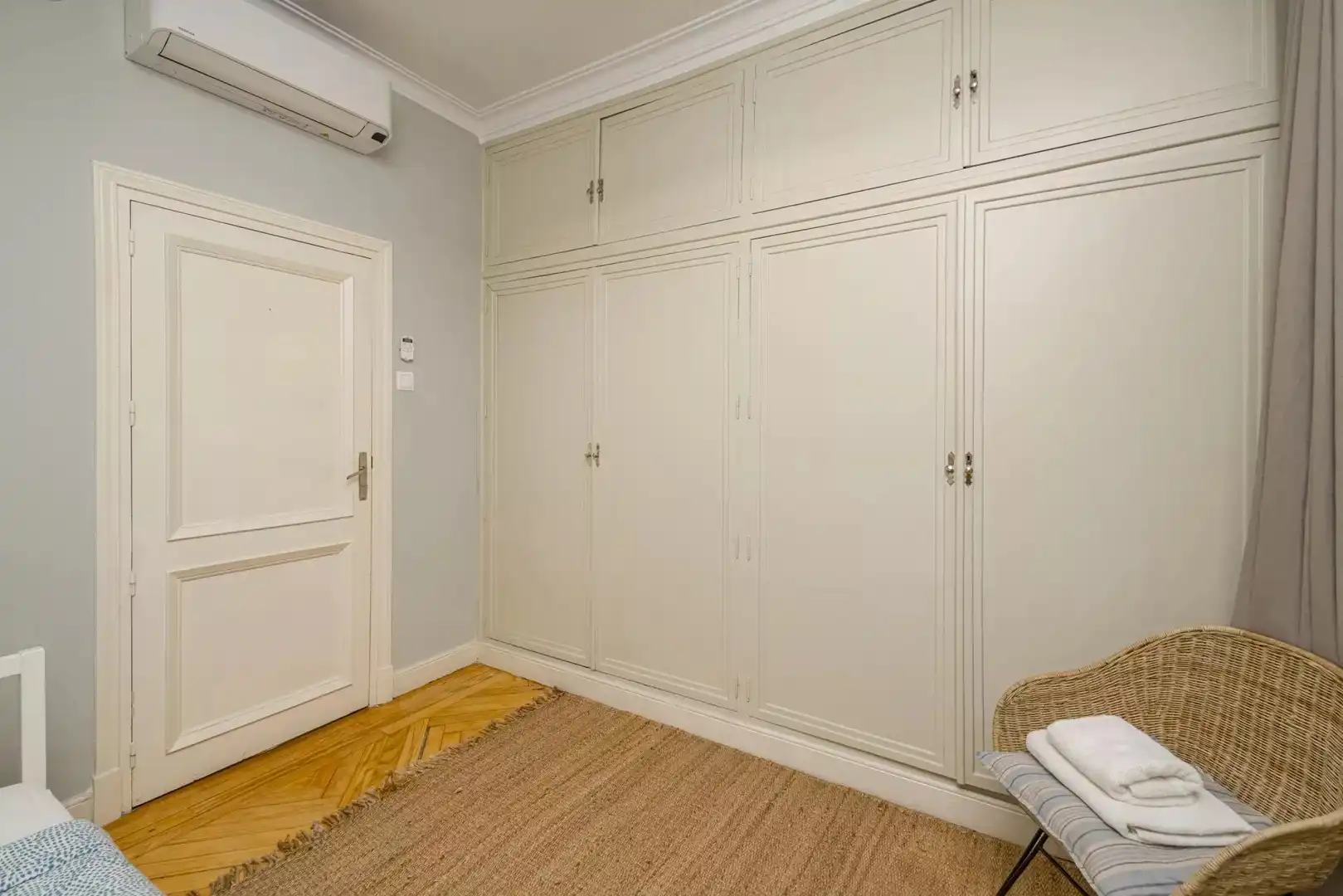 Bedroom of Flat for rent in Madrid  with Air Conditioner, Heating and Terrace