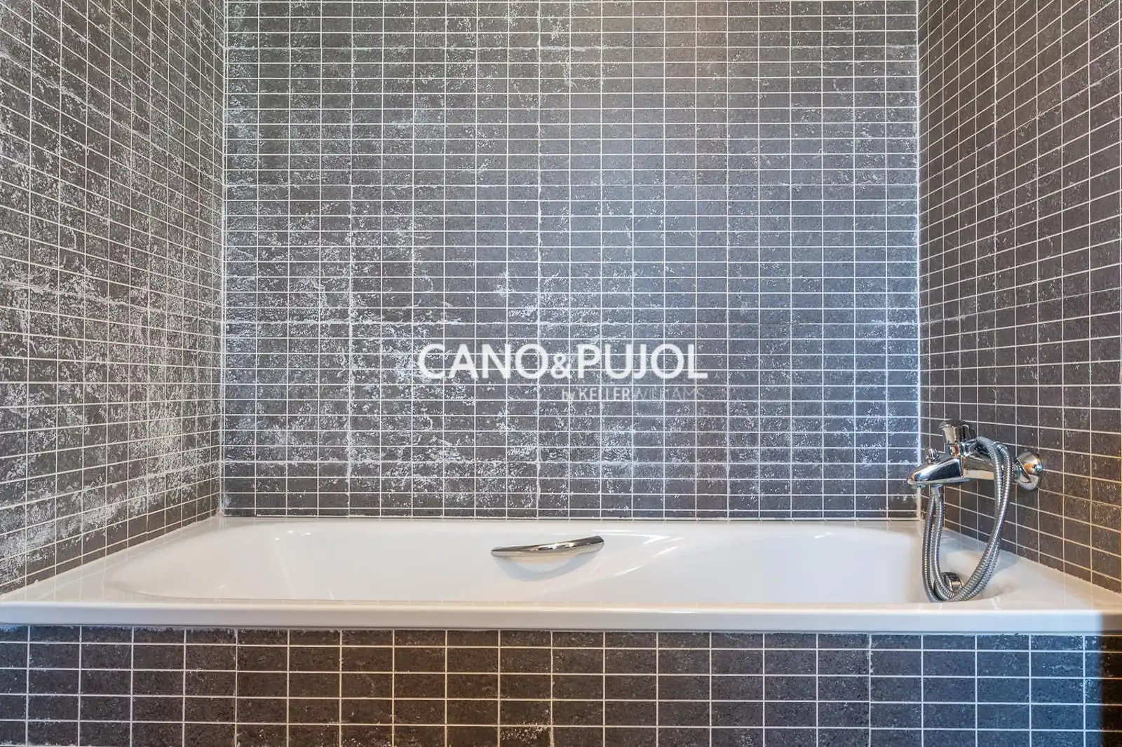 Baño de Casa o chalet en venta en Corbera de Llobregat con Calefacción, Terraza y Trastero