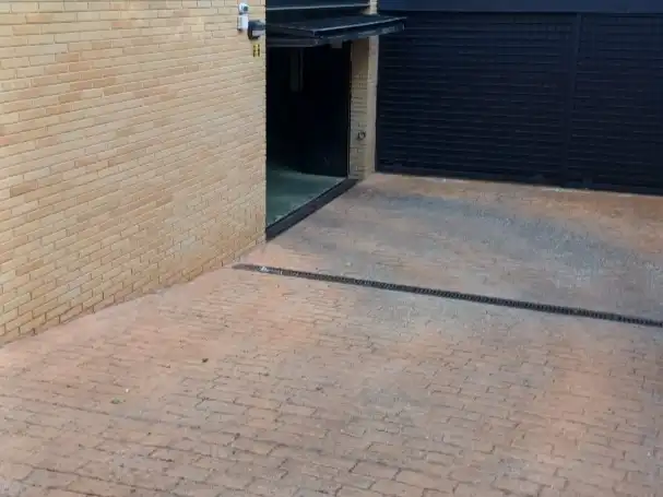 Parkplatz von Garage zur Miete in Madrid