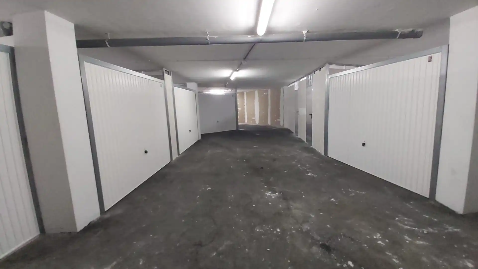 Einzelparkplatz zum Verkauf in Zona Botánico, imagen 2