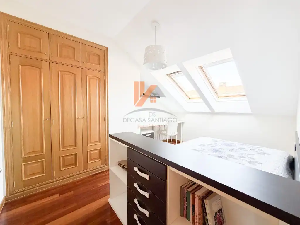 Habitación de Piso en venta en Santiago de Compostela  con Terraza, Amueblado y Horno