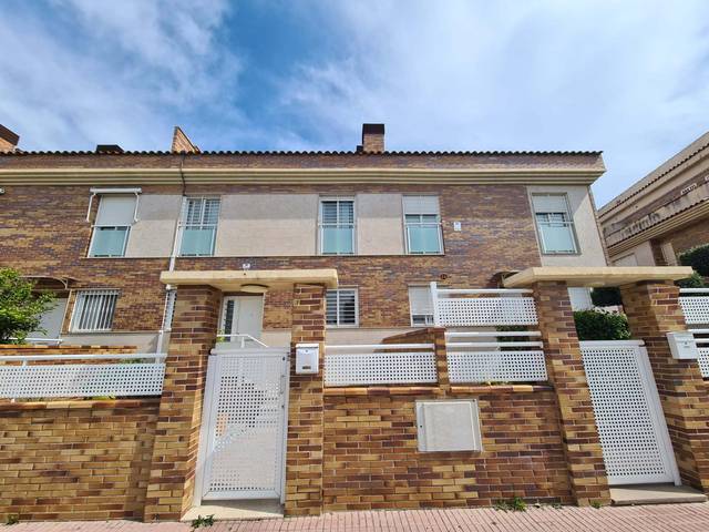 Casa adosada en Venta en Pau Lledó