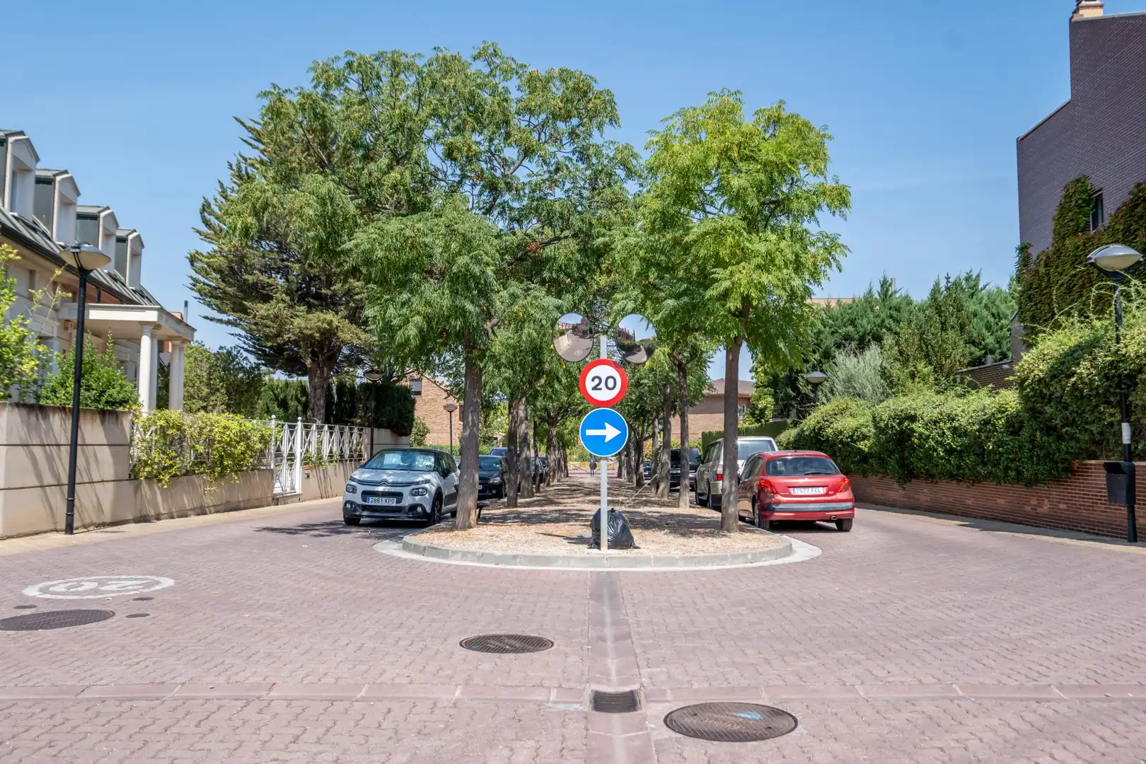 Aparcament de Casa o xalet en venda en Zaragoza amb Jardí privat, Terrassa i Traster