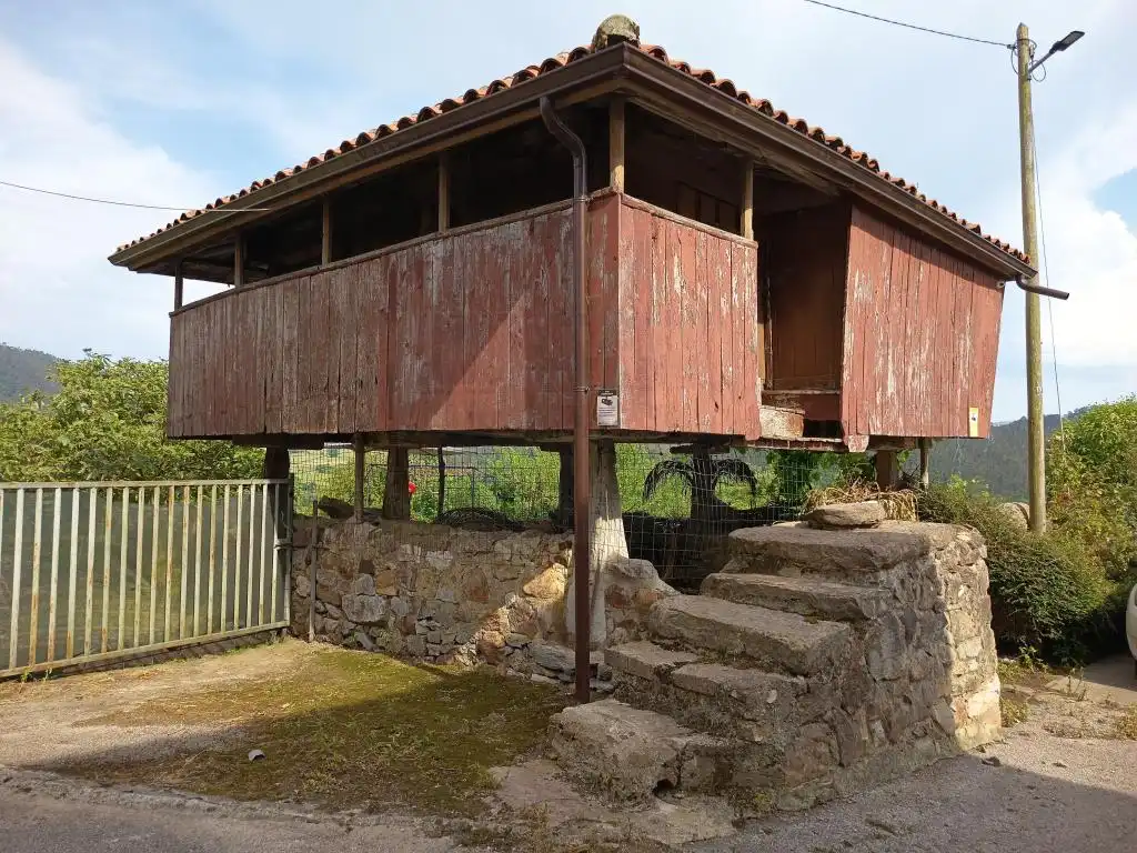 Vista exterior de Casa o xalet en venda en Llanera amb Moblat