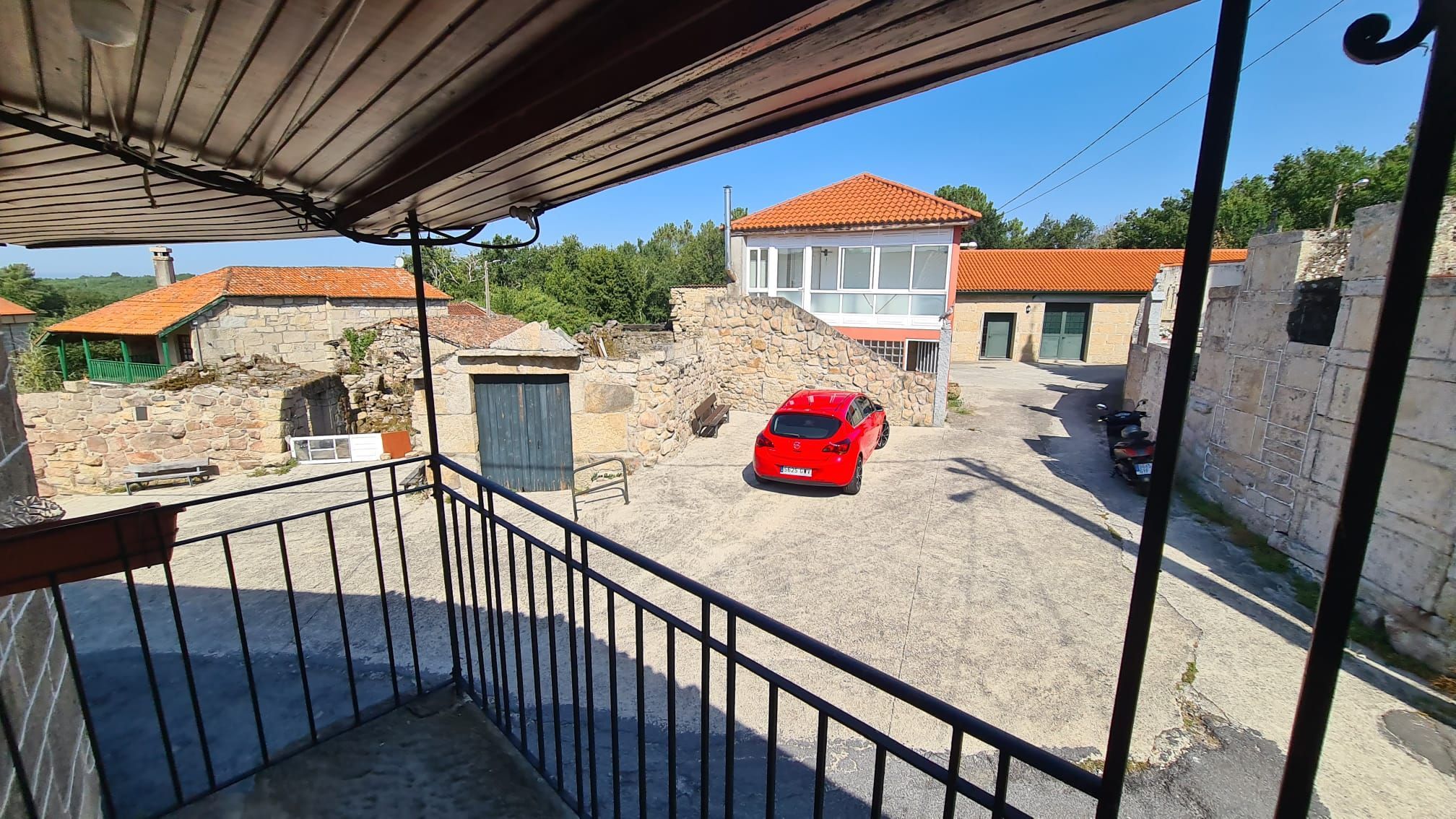 Terrassa de Casa o xalet en venda en Ourense Capital  amb Calefacció, Moblat i Rentadora