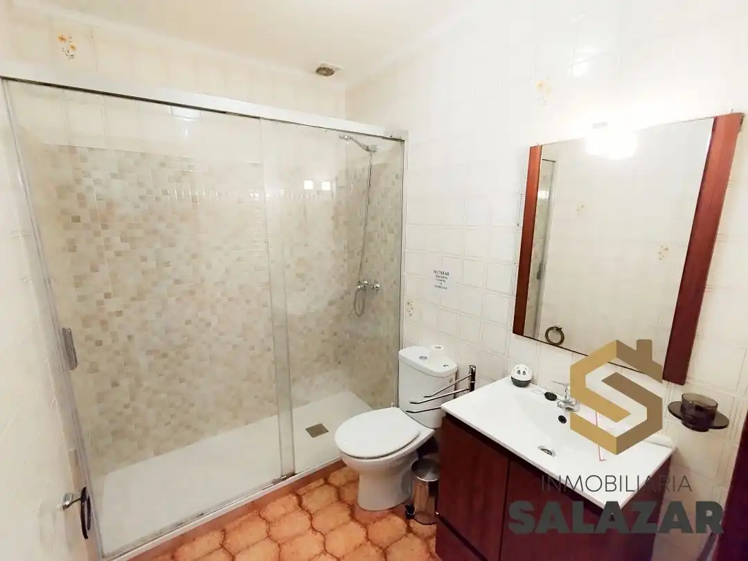Bathroom of Flat for rent in Bilbao   with Heating and Terrace