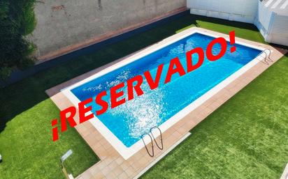 Swimming pool of Flat for sale in Sant Vicenç Dels Horts  with Air Conditioner, Parquet flooring and Storage room