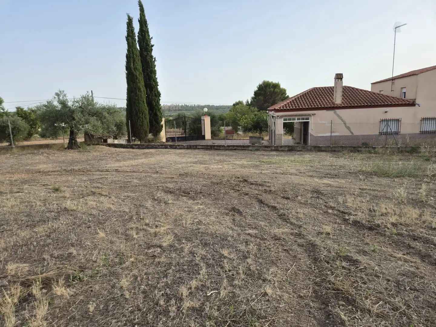 Houses for sale in Almendralejo  with Air Conditioner, Heating and Furnished