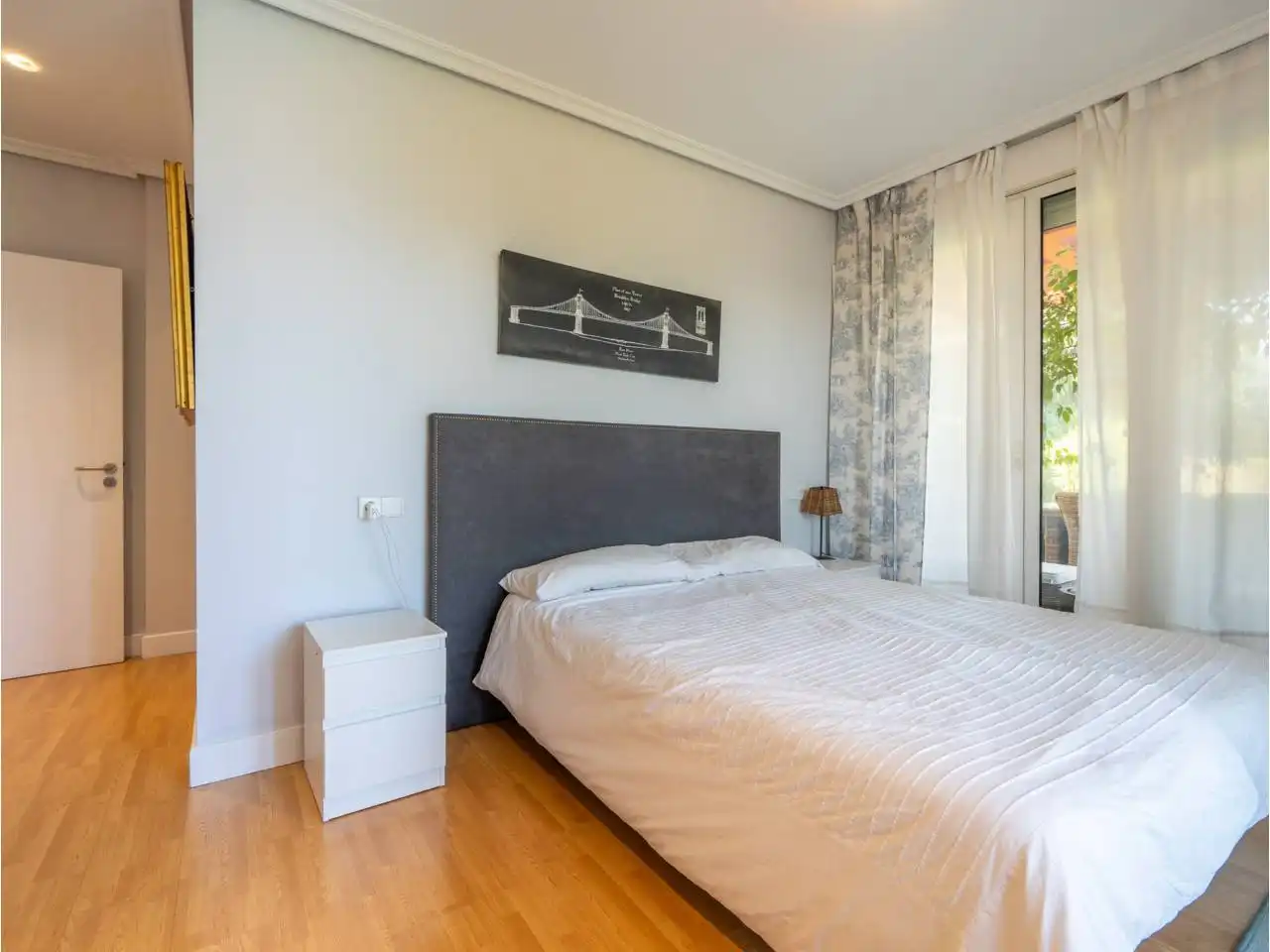 Dormitori de Casa o xalet en venda en Donostia - San Sebastián  amb Aire condicionat, Calefacció i Jardí privat