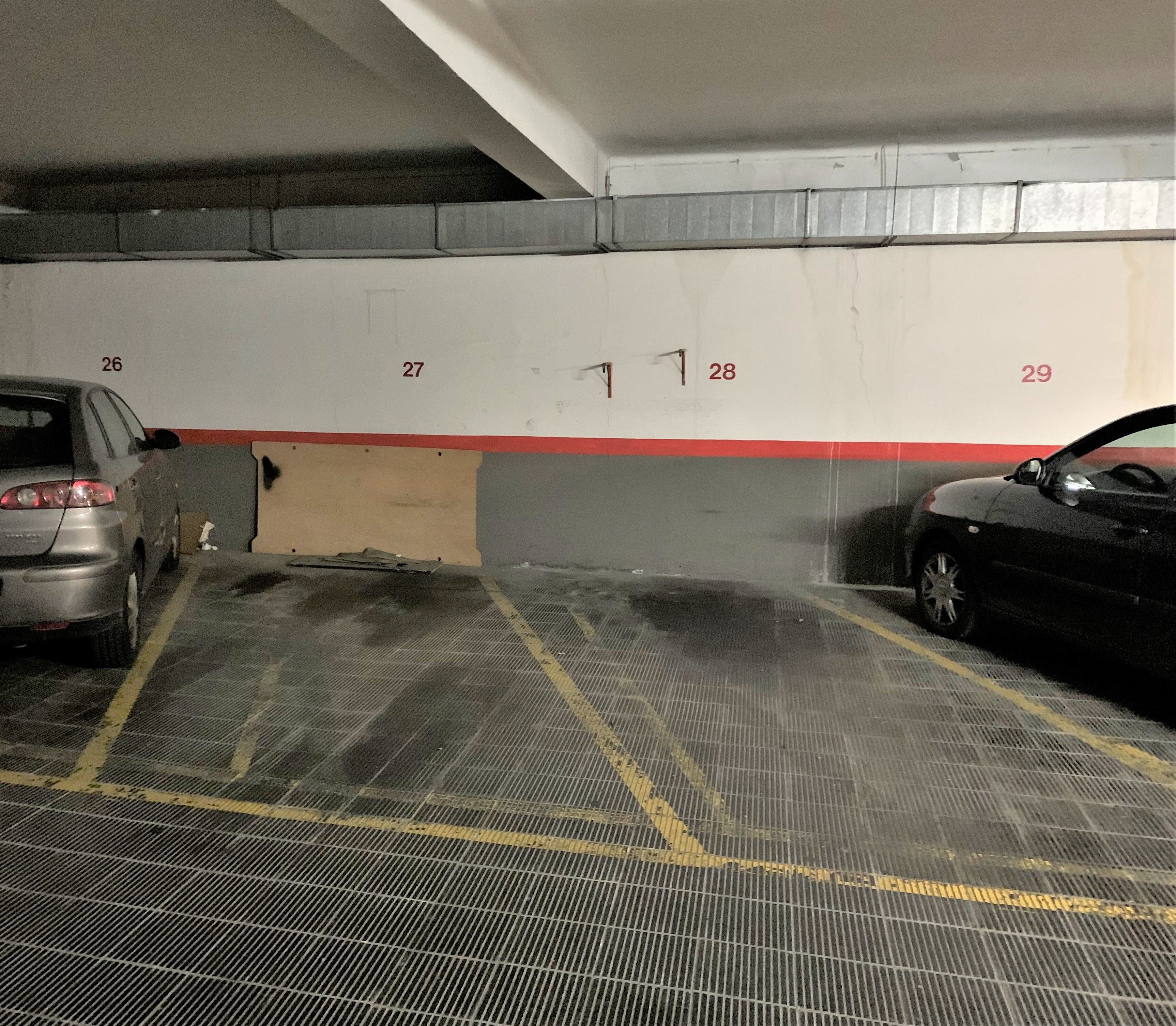 Garaje de alquiler en Carrer de Sants, 208, Sants , Sants - Montjuïc