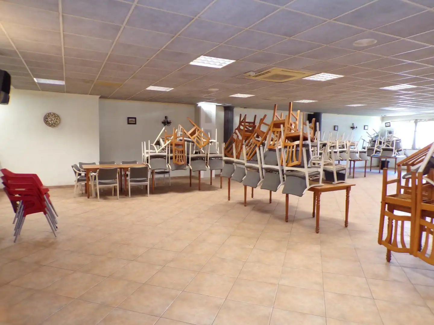 Dining room of Commercial properties for sale in Castellón de la Plana / Castelló de la Plana  with Air Conditioner, Terrace and Furnished