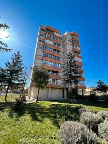 Außenansicht von Wohnung zum verkauf in El Espinar mit Klimaanlage, Heizung und Terrasse