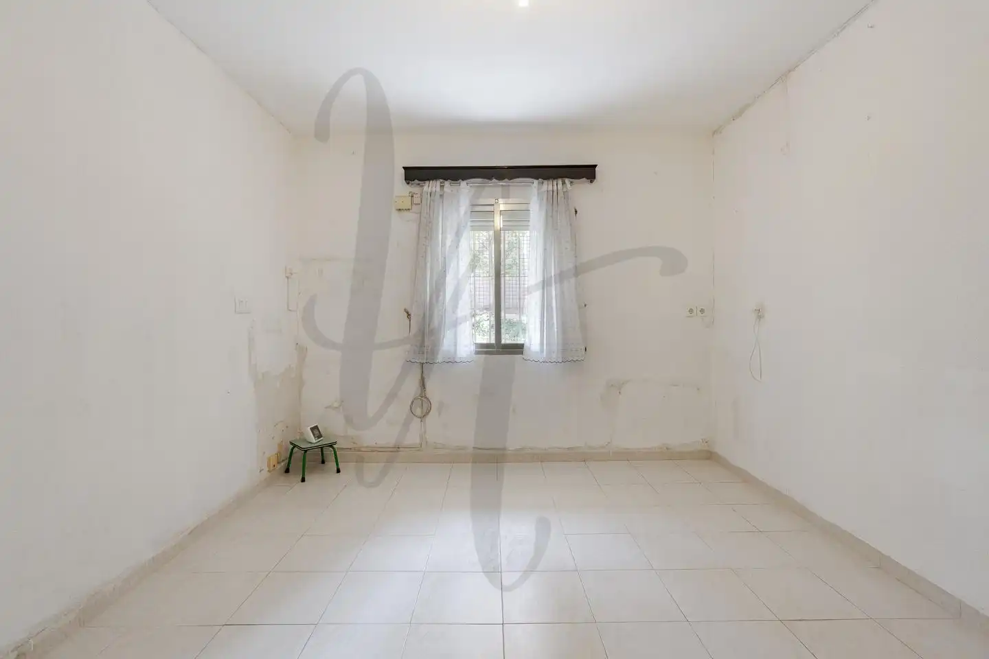 Habitación de Planta baja en venta en Madrid con Calefacción