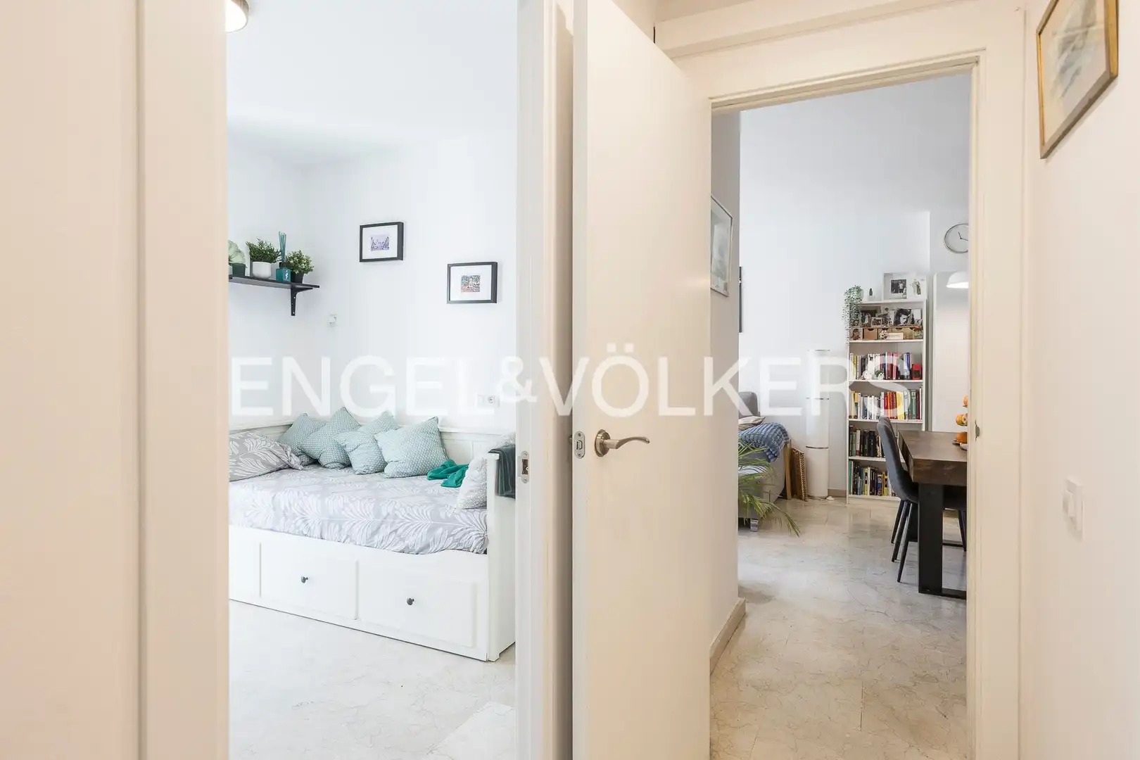 Dachboden zum Verkauf in Barcelona mit Klimaanlage, Heizung und Balkon