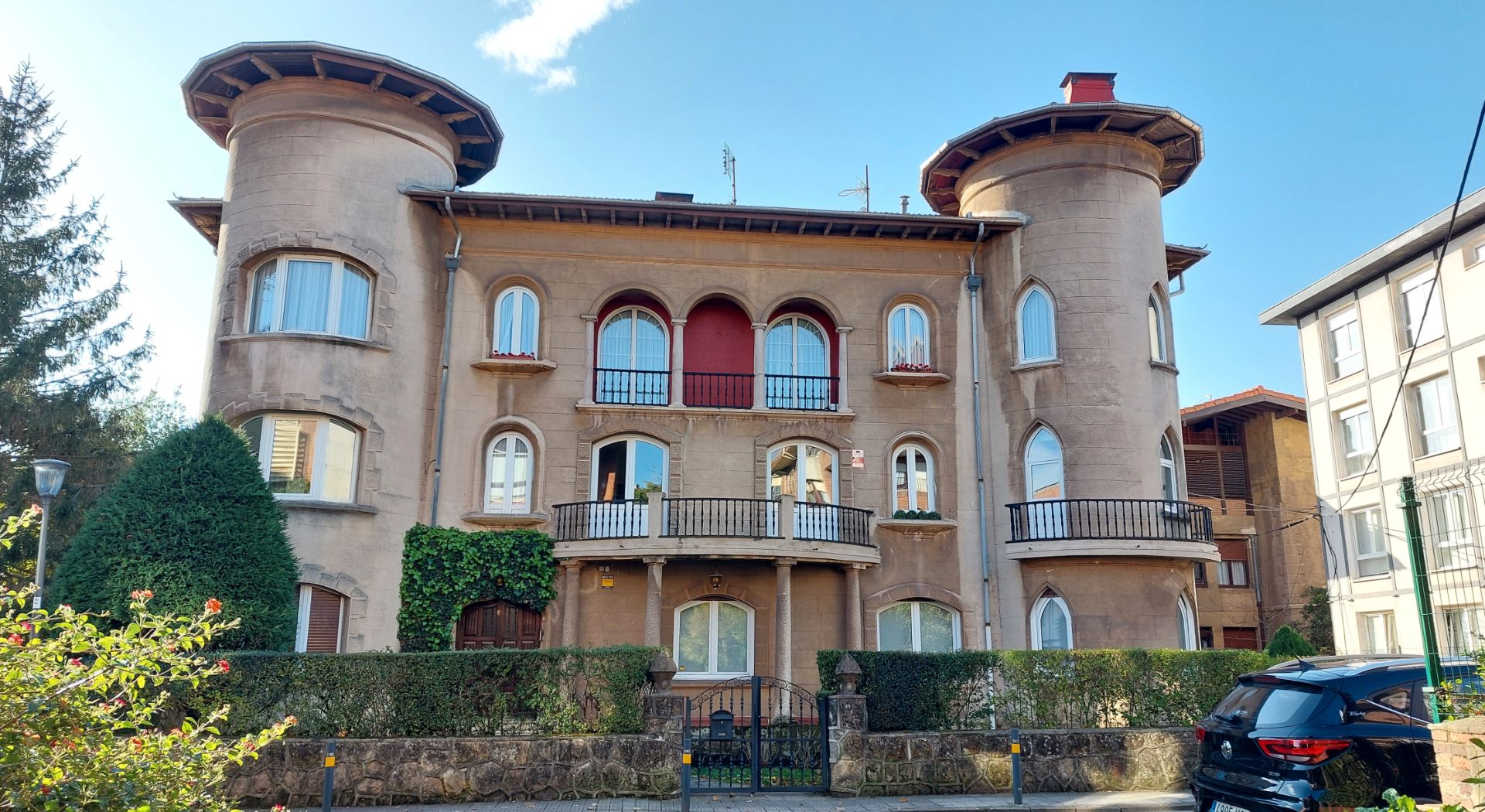 Exterior view of Attic for sale in Getxo   with Heating, Private garden and Storage room