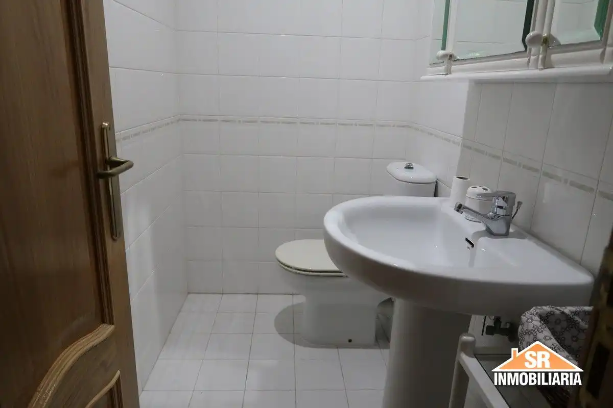 Baño de Casa adosada de alquiler en Sada (A Coruña) con Calefacción, Parquet y Terraza