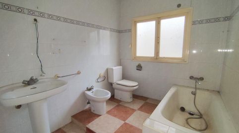 Amplia vivienda con gran potencial en Cañamero, image 5