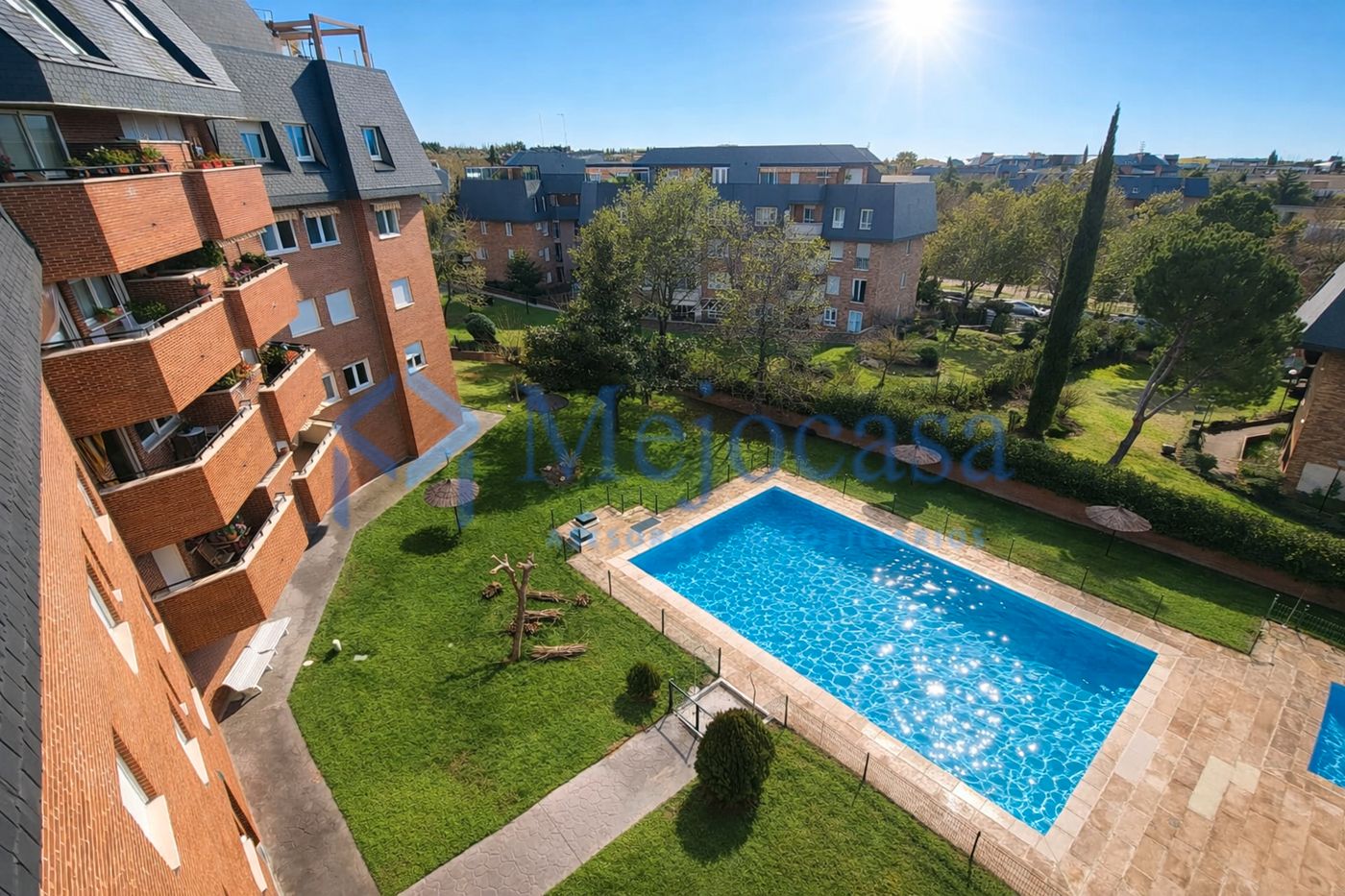 Piscina de Àtic en venda en Majadahonda amb Aire condicionat, Calefacció i Jardí privat