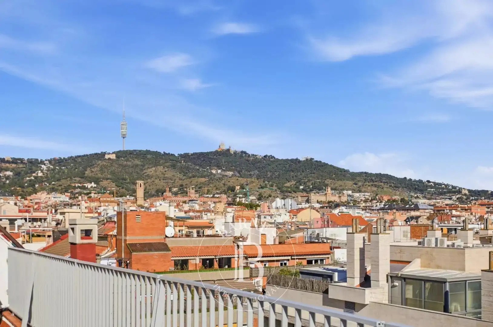 Außenansicht von Dachboden zum Verkauf in Barcelona mit Klimaanlage, Heizung und Terrasse