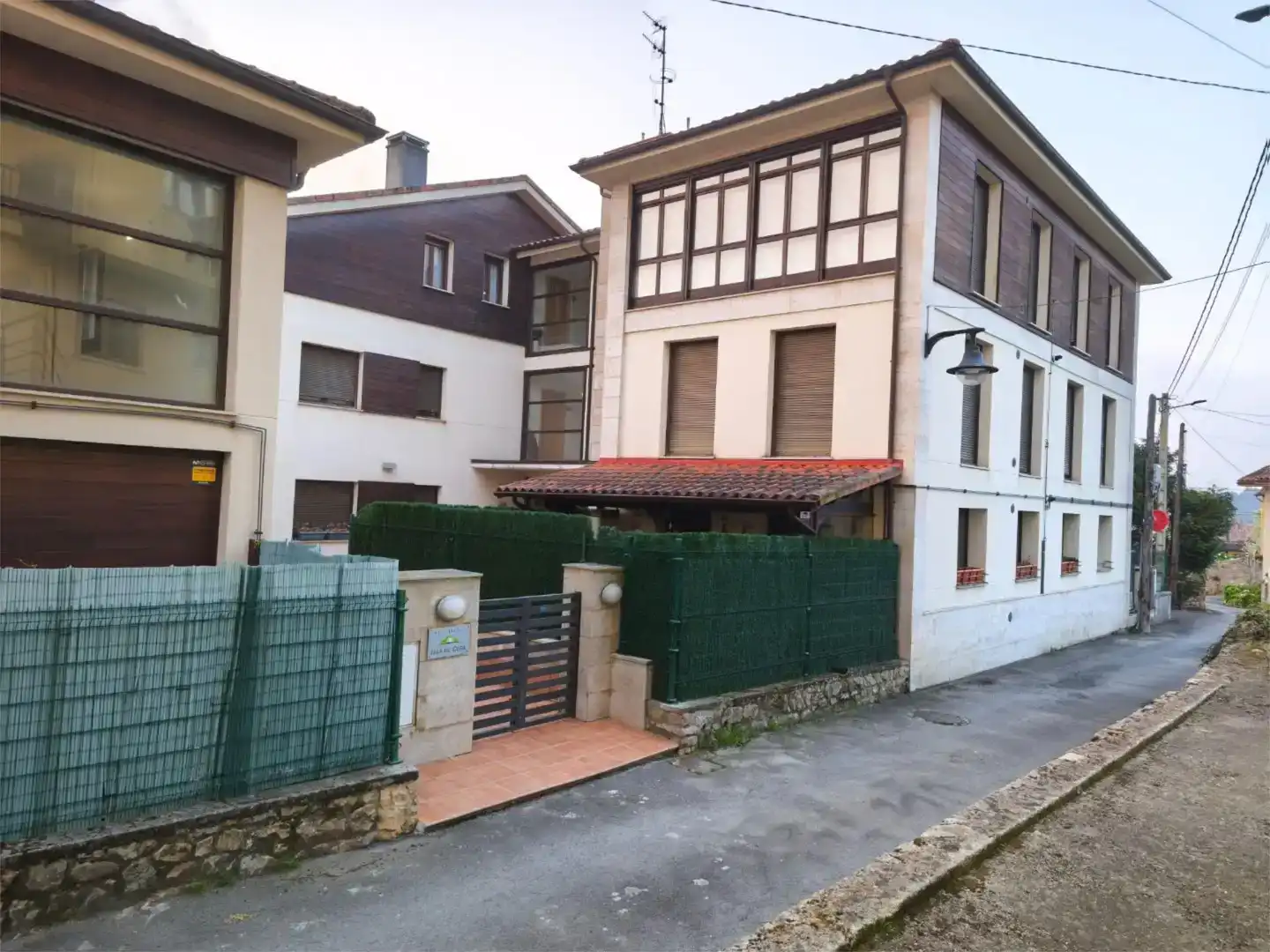 Vista exterior de Pis en venda en Llanes amb Jardí privat, Traster i Moblat